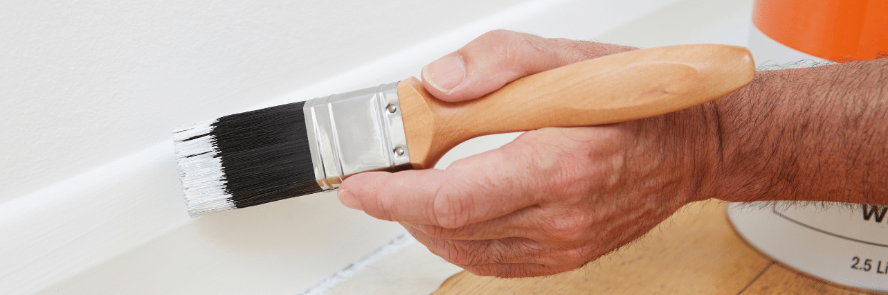 How to Choose the Best Adhesive Caulk for Professional Decorators